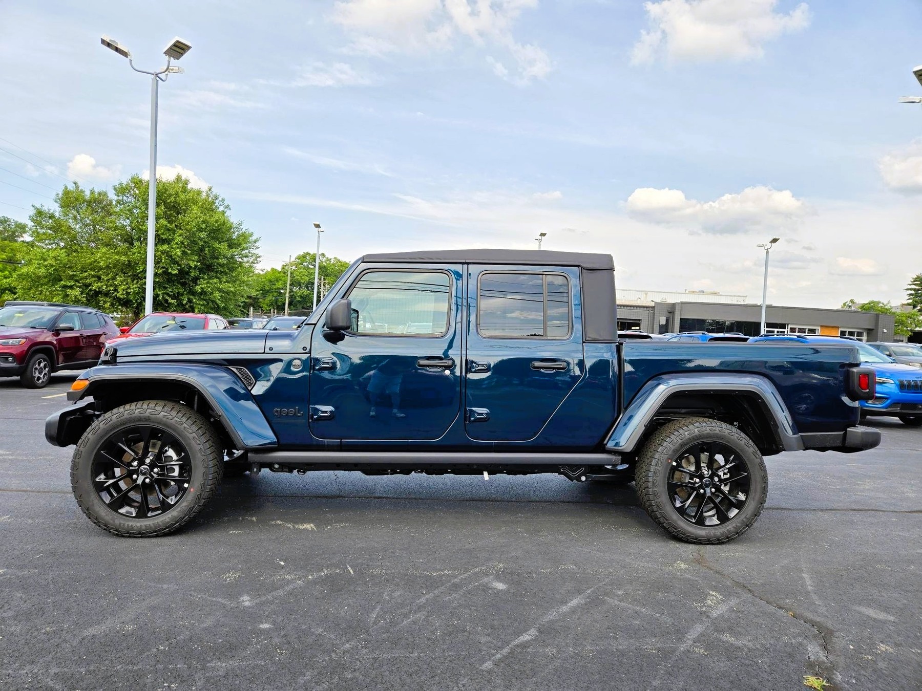 Jeep Gladiator in Fathom Blue