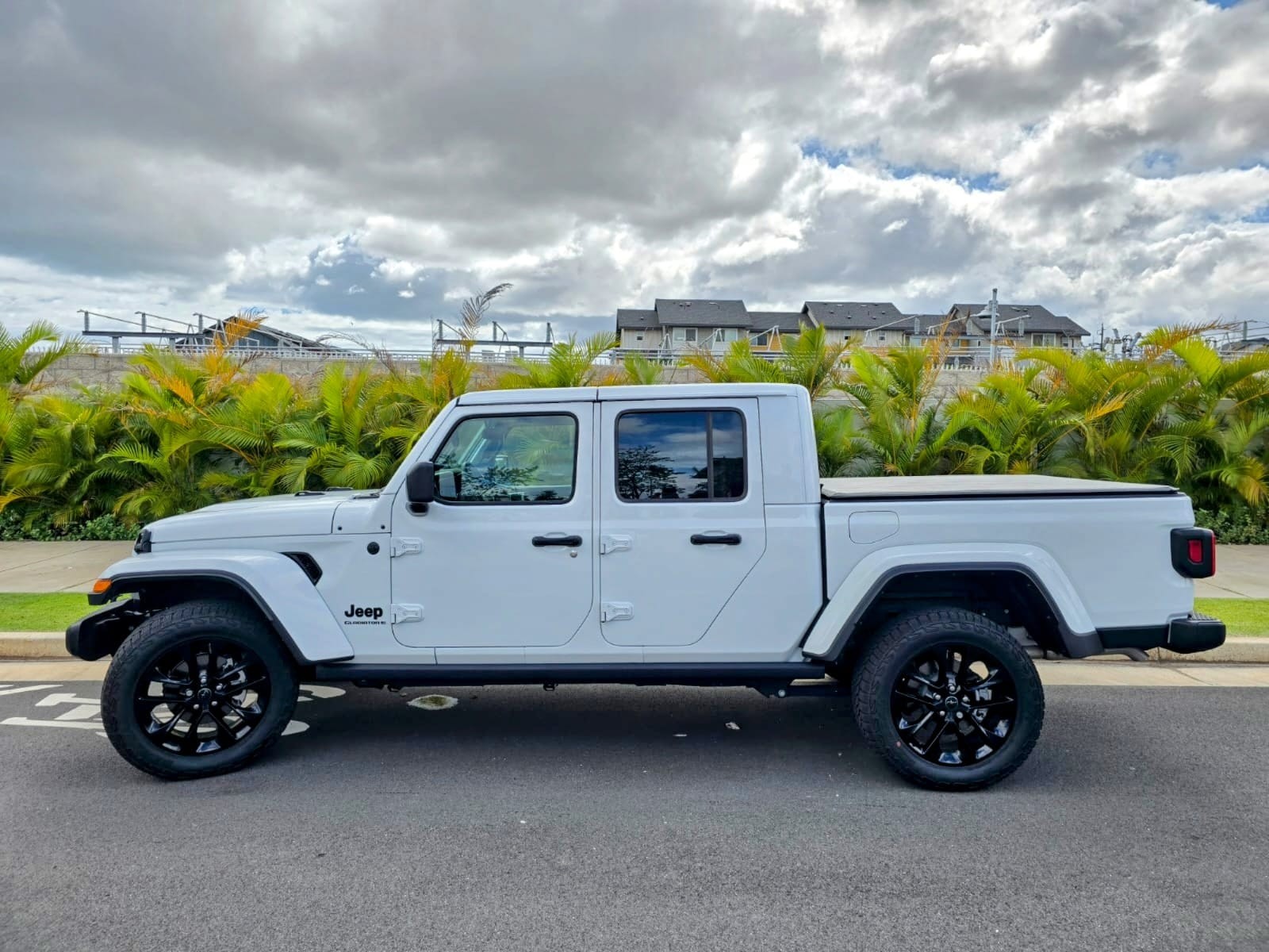 Jeep Gladiator in Bright White