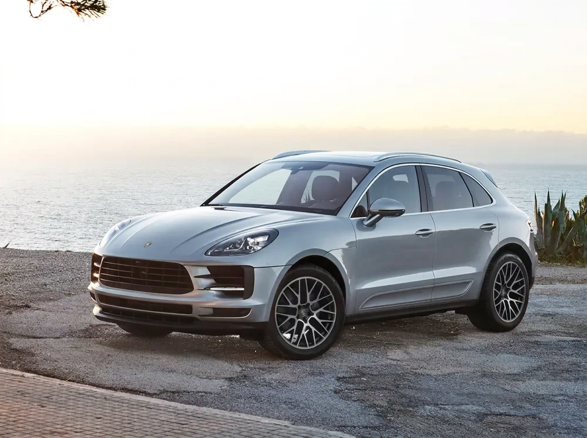 Porsche Macan in Dolomite Silver Metallic